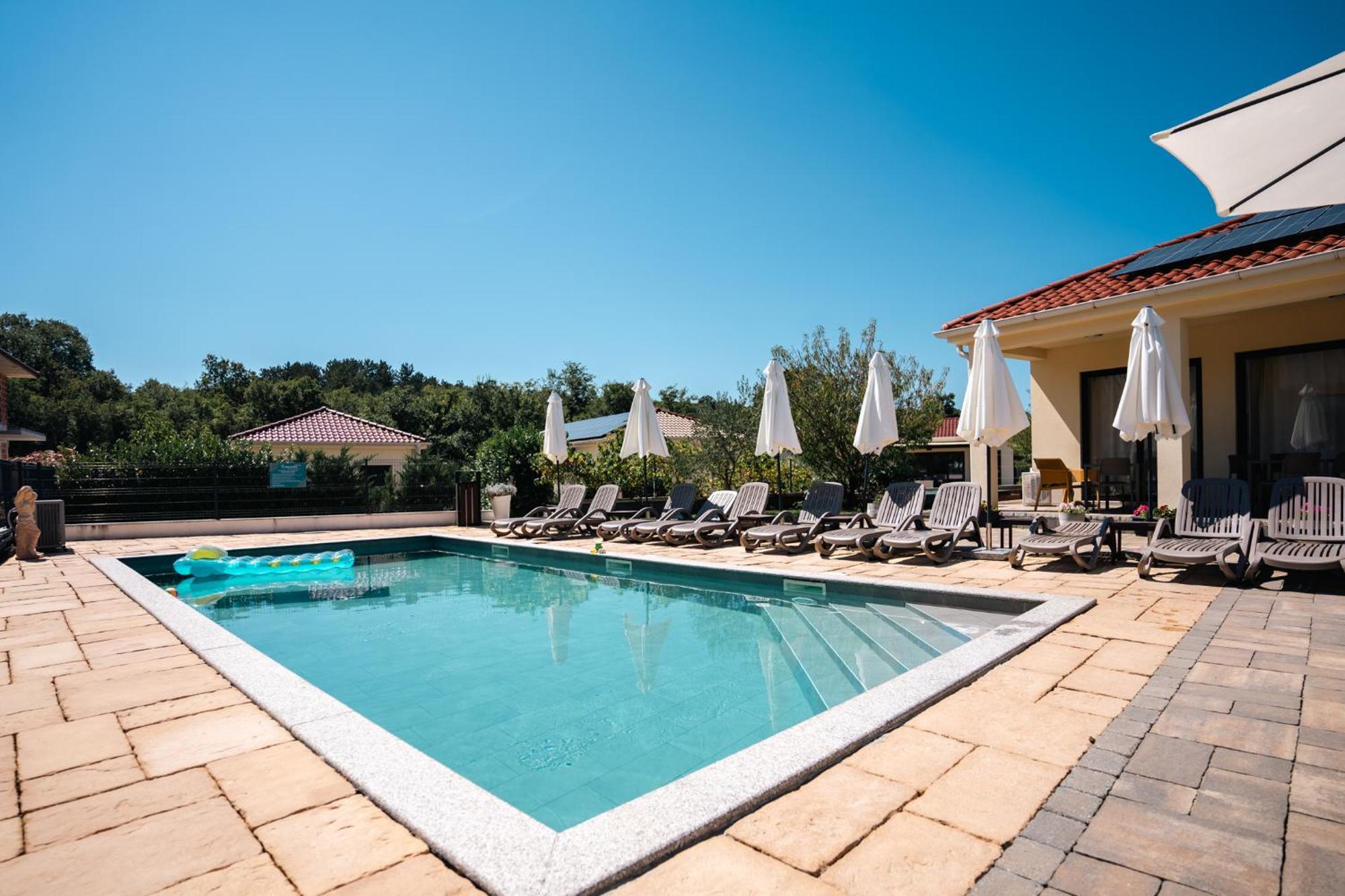 Vsg Resort - Relaxing Apartments, 200M From The Sea, With Pool, Sauna & Jacuzzi Klimno Kültér fotó